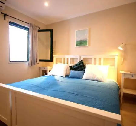 Villa Sleeps 6 Air Con Wifi T689260